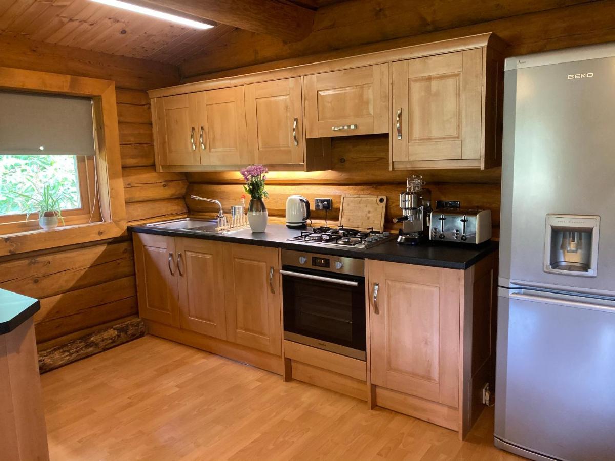Log Home Village Ulverston Bagian luar foto